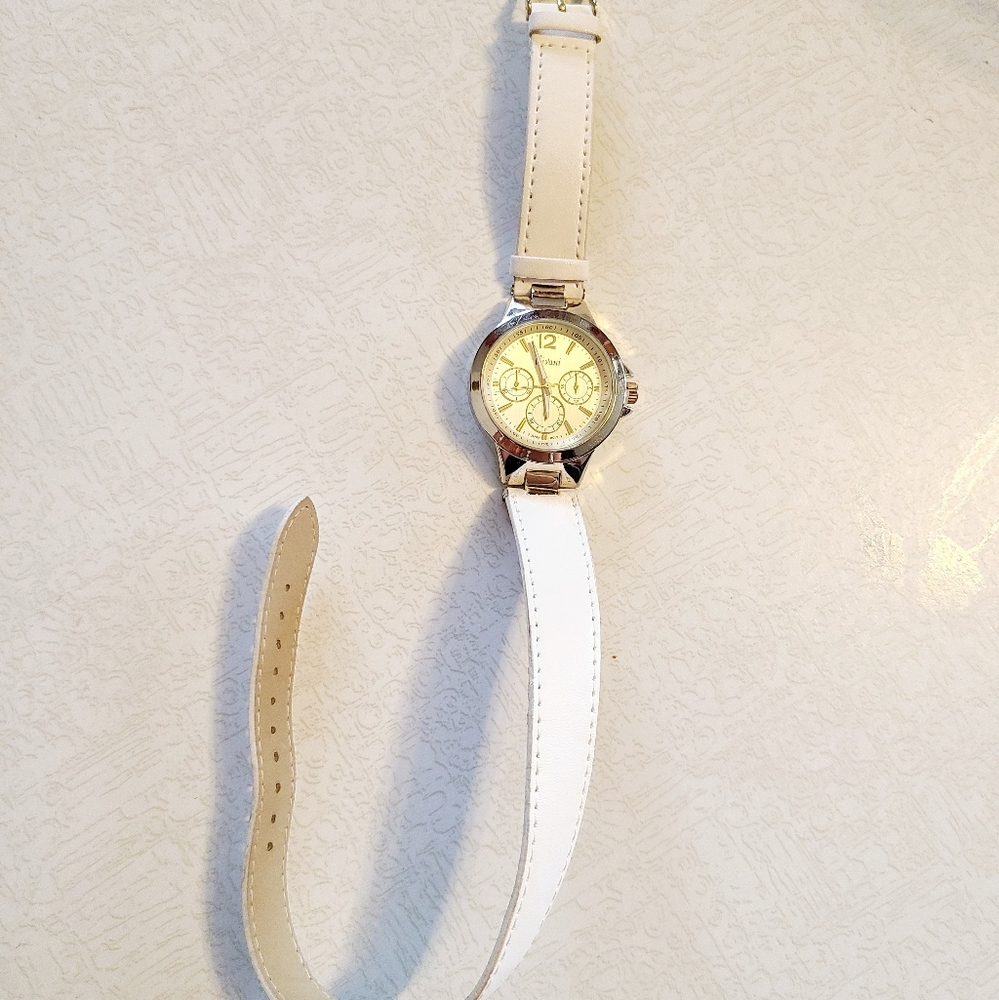 Double-looped Watch